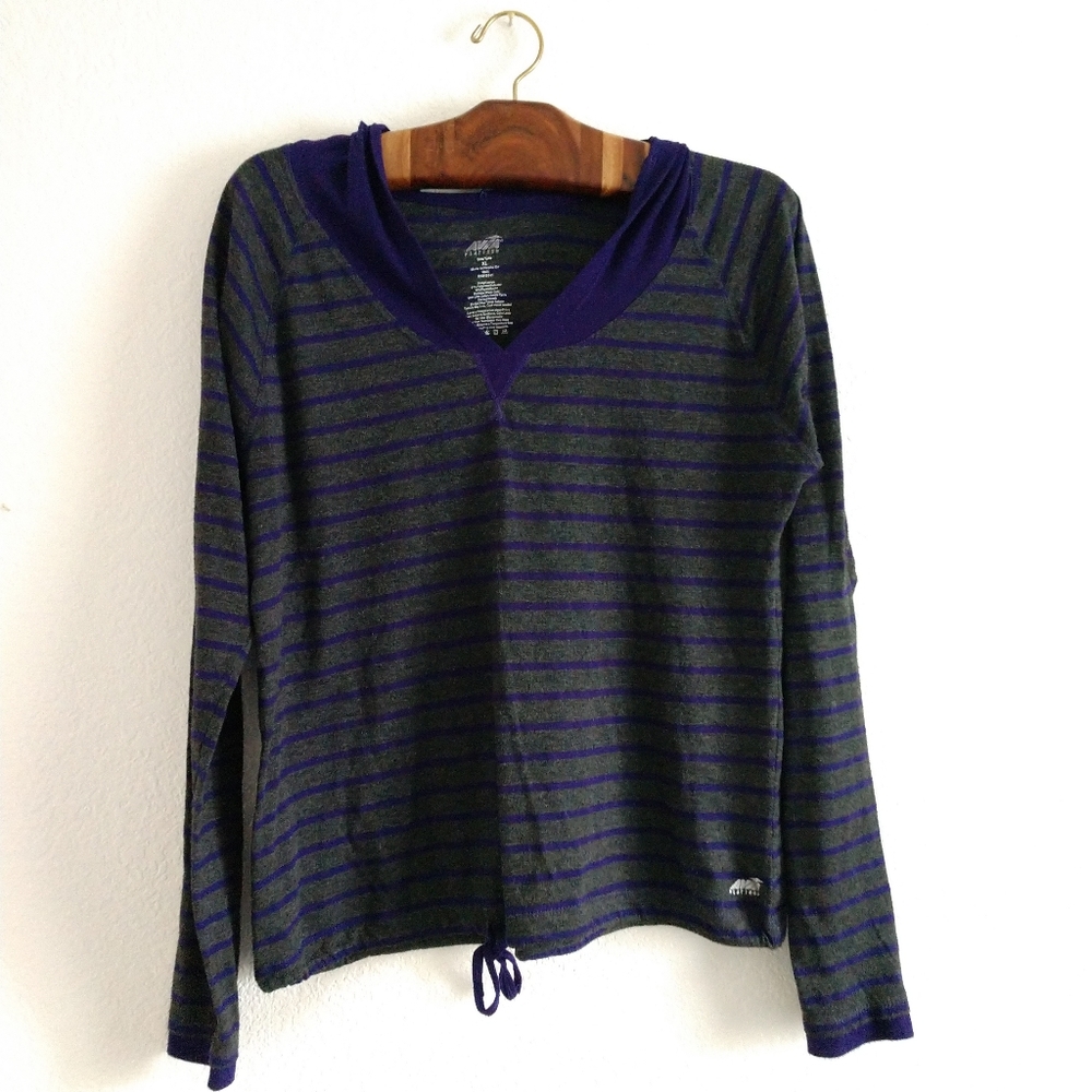 Avia Platinum Hooded Long Sleeve T Shirt Size Juniors XL, Chest 36"